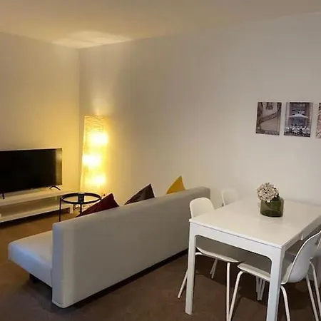 Exklusive In Der Schoenen Stadt *